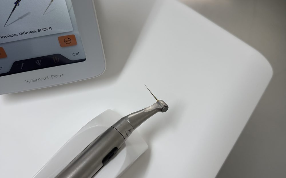Modernes Endodontie-Gerät